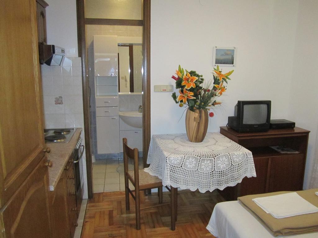 Apartments Antonia Malinska Habitación foto